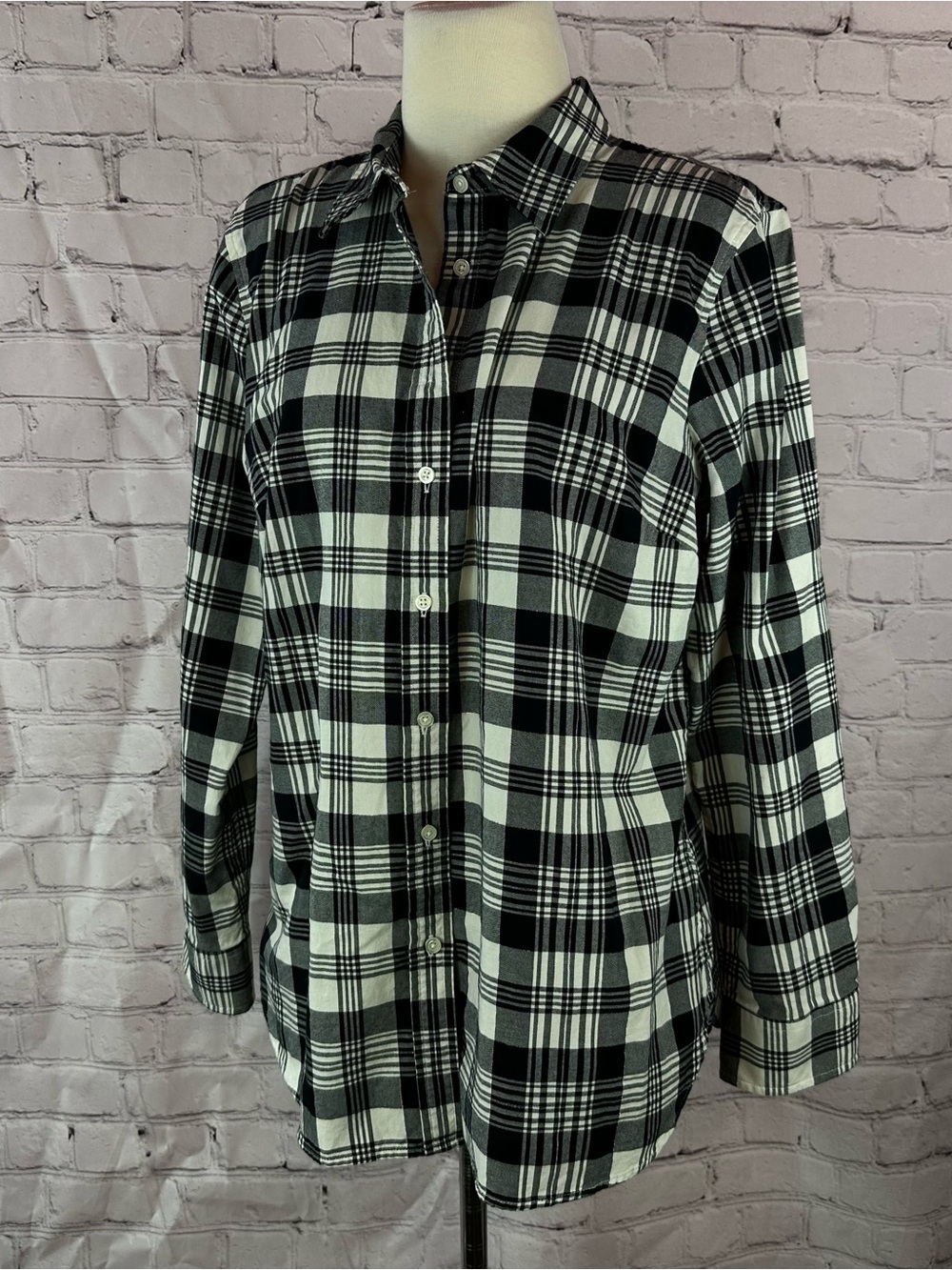 Talbots Black White Plaid Button-up shirt women L business casual layer classic
